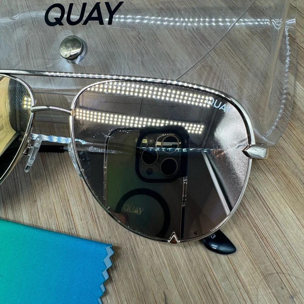 Quay‎ High Key Mini 126 Sunglasses Gold Polarized Display